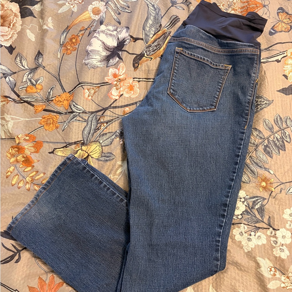 Maternity Old Navy Women's Boot Cut Jeans in Classic Blue